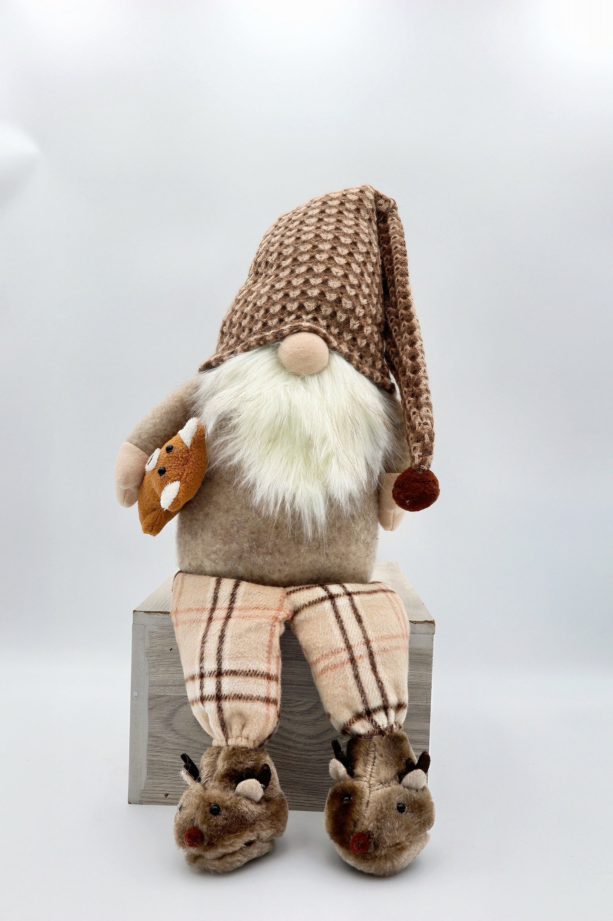 BEIGE GNOME WITH BEAR